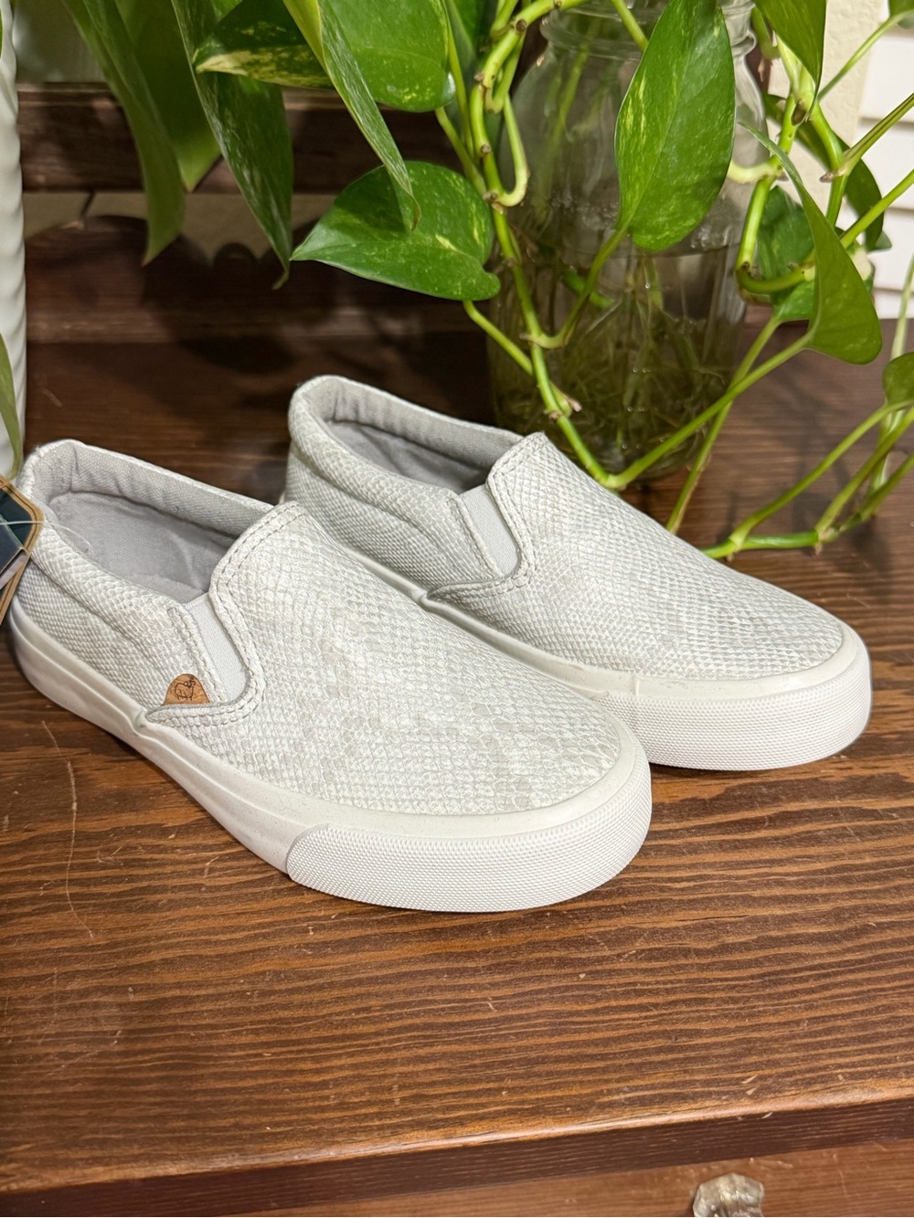 Lamo Kids Slip-On Sneakers In Grey & White Snakeskin Print Size 1Y